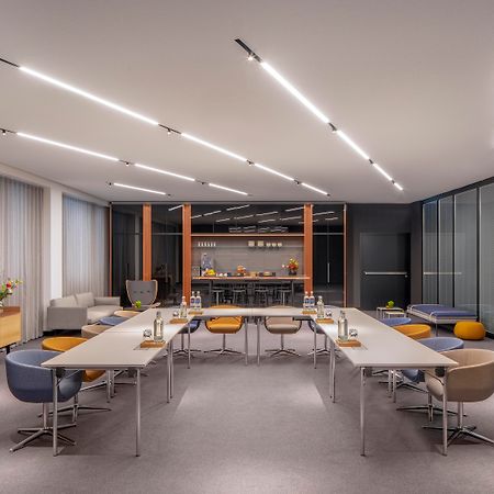 Andaz Munich Schwabinger Tor, By Hyatt Hotel Kültér fotó The interior of the 100 East 53rd Street building