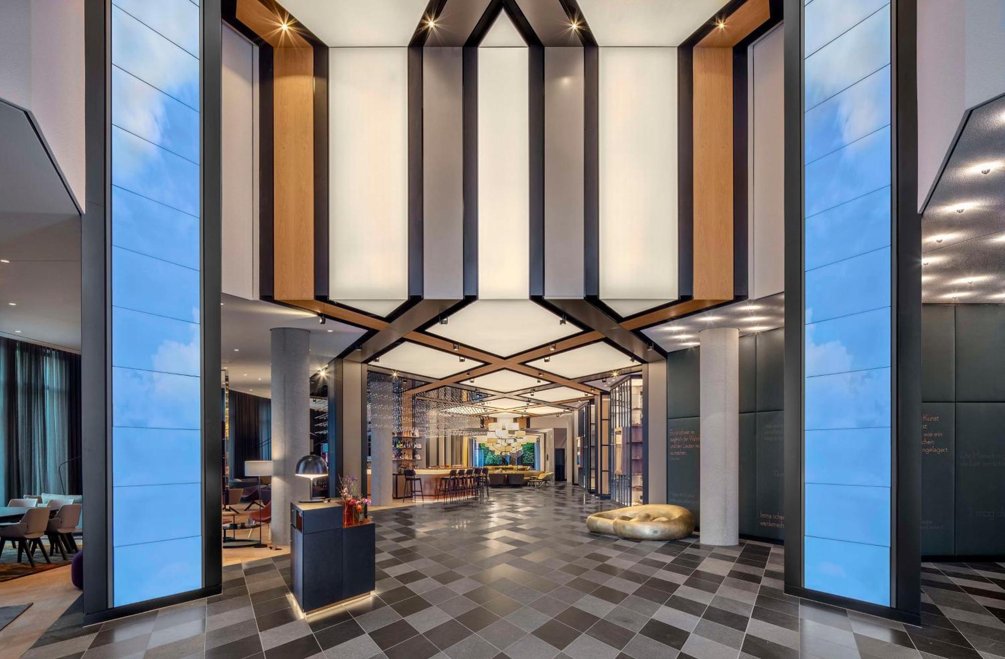 Andaz Munich Schwabinger Tor, By Hyatt Hotel Kültér fotó The lobby of the hotel