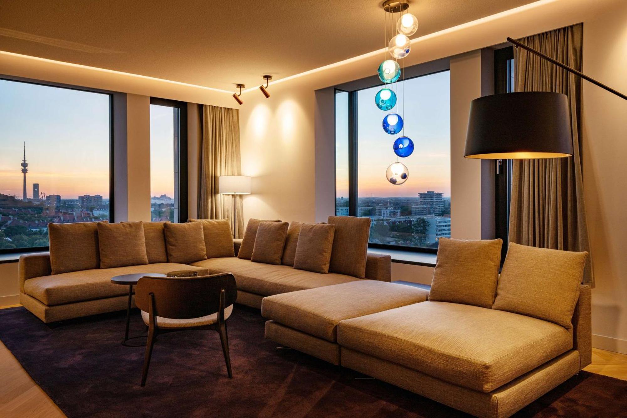 Andaz Munich Schwabinger Tor, By Hyatt Hotel Kültér fotó A living room at the hotel