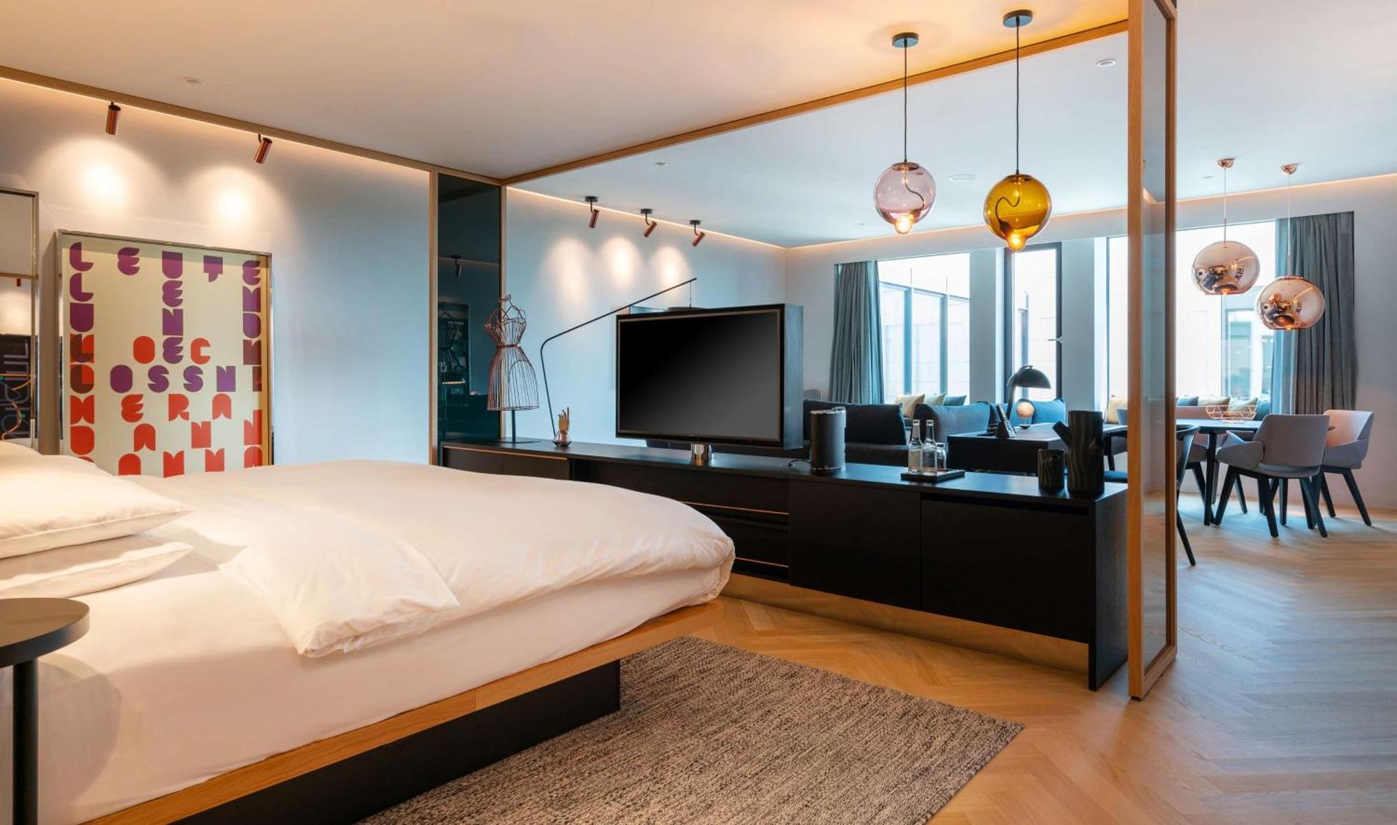 Andaz Munich Schwabinger Tor, By Hyatt Hotel Kültér fotó A bedroom at the hotel