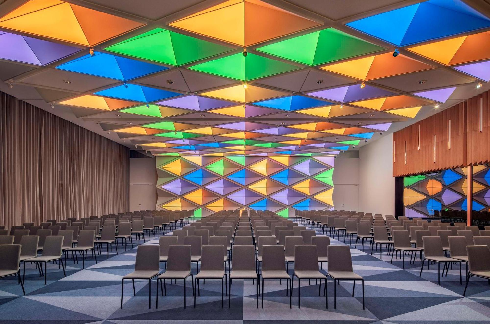 Andaz Munich Schwabinger Tor, By Hyatt Hotel Kültér fotó The interior of the conference centre